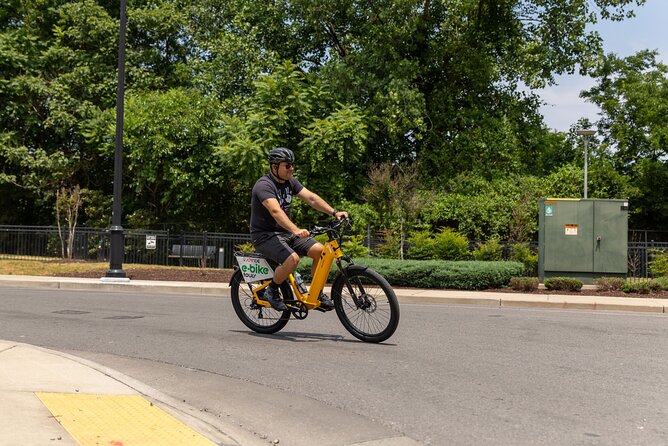 2-Hour Guided E-Bicycle Sightseeing Tour of Nashville - Bicentennial State Park and the Farmers Market