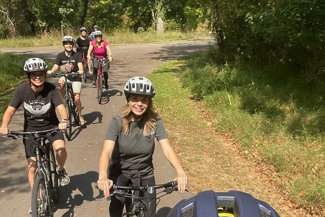 4 Hour 7-speed Bike Rental to Explore Nashville - Riding Shelby Bottoms Greenway beside the Cumberland River