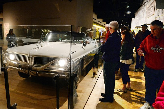 Before-Open Guided Tour & Admission to Country Music Hall of Fame - Meeting at 8:30 a.m. in Downtown Nashville