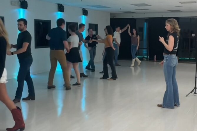 Beginner's Two Step and Country Swing Dancing Class - Country swing is made for first-timers