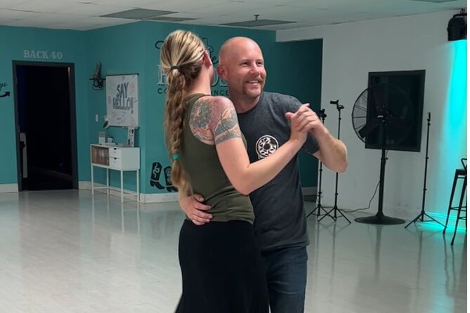 Beginner's Two Step and Country Swing Dancing Class - Bring your own drink, but keep the focus on dancing
