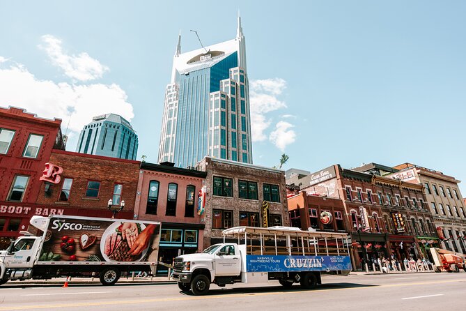 Cruzzin' Nashville Narrated Sightseeing Tour by Open-Air Vehicle - A quick Nashville overview from the 747 Bar