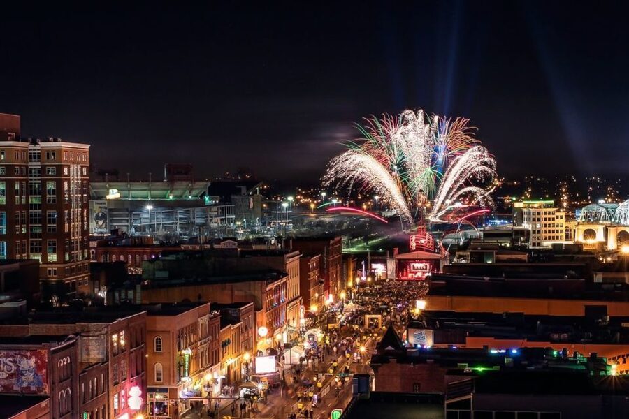 Discover Nashville: Fully Narrated Half-Day City Tour - The State Capitol, Bicentennial Mall, and the Parthenon