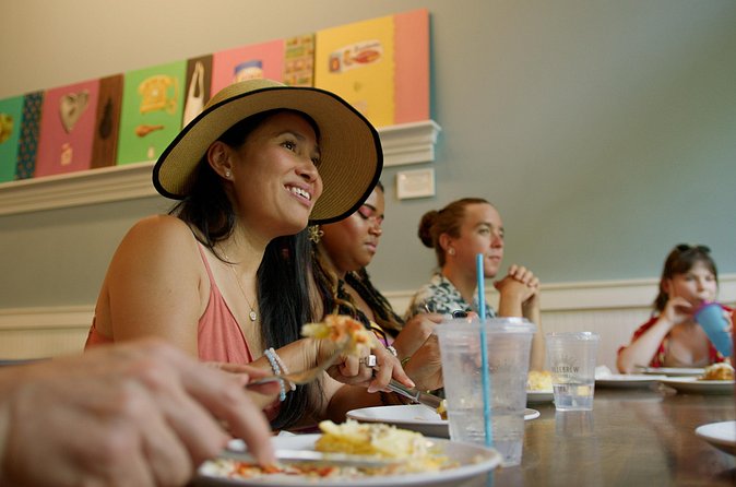Downtown Nashville Food Tour With Sidewalk Food Tours - What the guides add to the meal