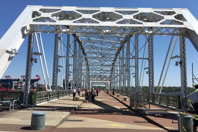 E-bike Rental to Explore Nashville (2 or 4 hours) - The downtown extension brings in Nashville’s skyline