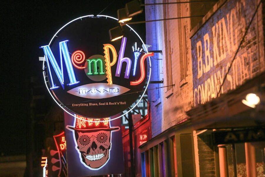 From Nashville: Memphis Tour with Graceland VIP Access - A 6:45 AM start from Nashville
