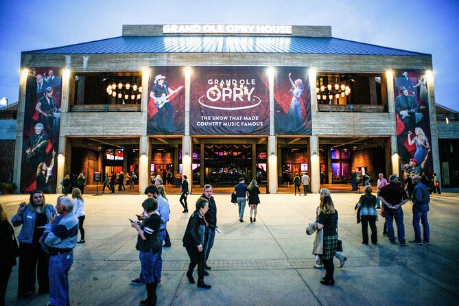 Grand Ole Opry House Guided Backstage Tour in Nashville - The moment on the wooden circle