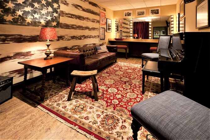 Grand Ole Opry House Guided Backstage Tour in Nashville - How the one-hour format works