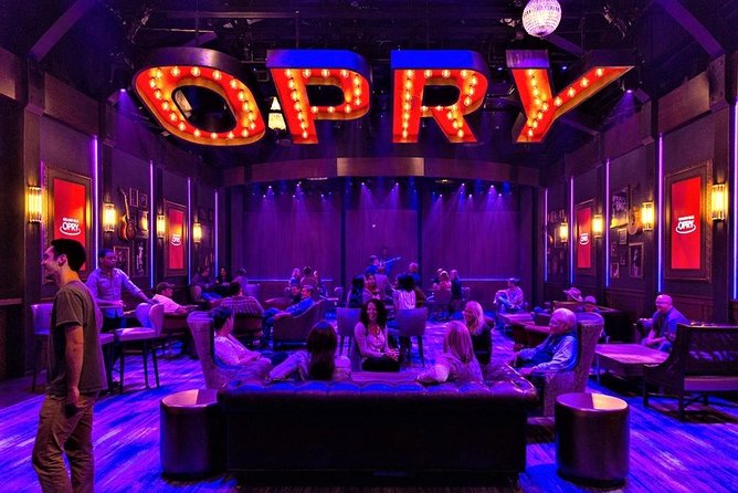 Grand Ole Opry VIP Experience: Admission with Lounge Access and Artist Visit - Arriving at 6 p.m. for the Circle Room