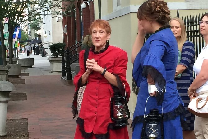 Haunted Nashville Night-Time Walking Tour with Costumed Guide - A ghost walk with Nashville history at its center