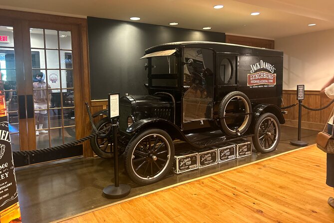 Jack Daniels Private Distillery and Dine Tour from Nashville - The 1.5-hour drive from Nashville