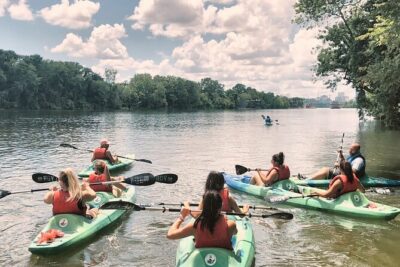 Kayak Scavenger Hunt in Downtown Nashville