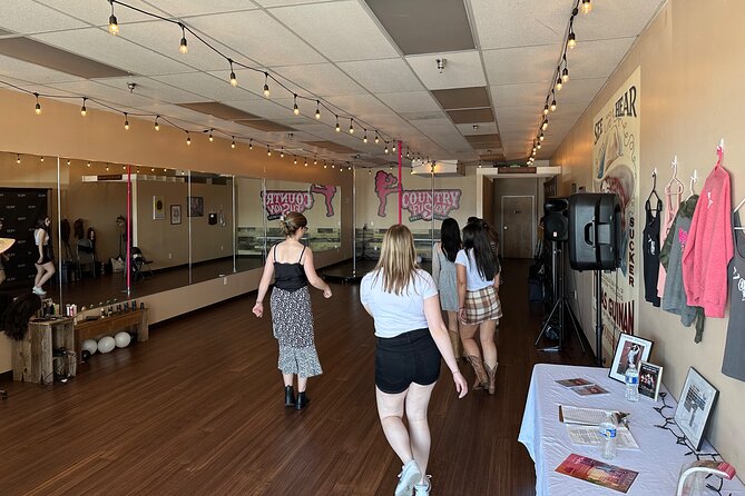 Line Dance Lesson in Nashville: Country Fusion Class - Getting to Music Valley Drive