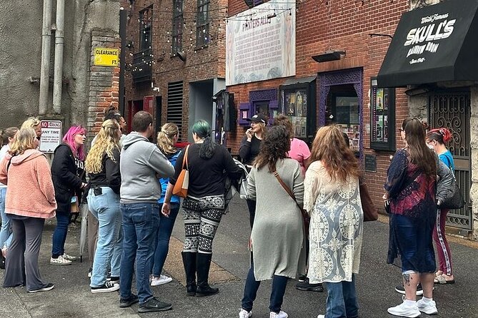 Murder on Music Row Country Music's Haunted True Crime Ghost Tour - Lower Broadway: crime stories beneath the neon