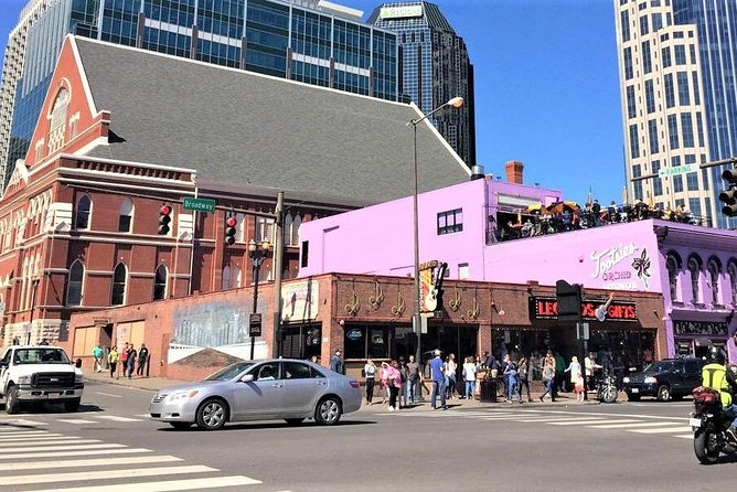 Music City Food, Drink, Sightseeing Walking Tour along Broadway - What the walking conditions are really like