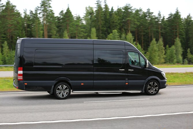Nashville Airport Private Transportation for 6-13 Passengers - Key points at a glance