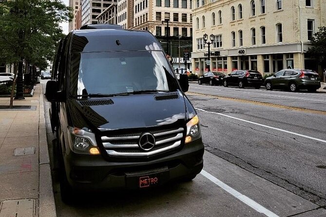 Nashville Airport Private Transportation for 6-13 Passengers - Why one private van can make Nashville easier