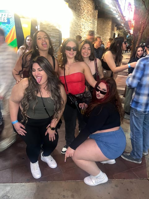 Nashville Bar Crawl: Guided Pub Crawl with Drinks Discounts - Why skip-the-line entry matters on Broadway