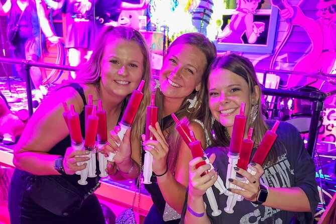 Nashville Bar Crawl with VIP Club Entrance and Bonus Shots - The guides can make or break the night