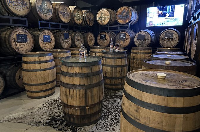 Nashville Barrel Co "Flight from the Barrel" Whiskey Tasting - The weak points: limited guidance and uneven timing