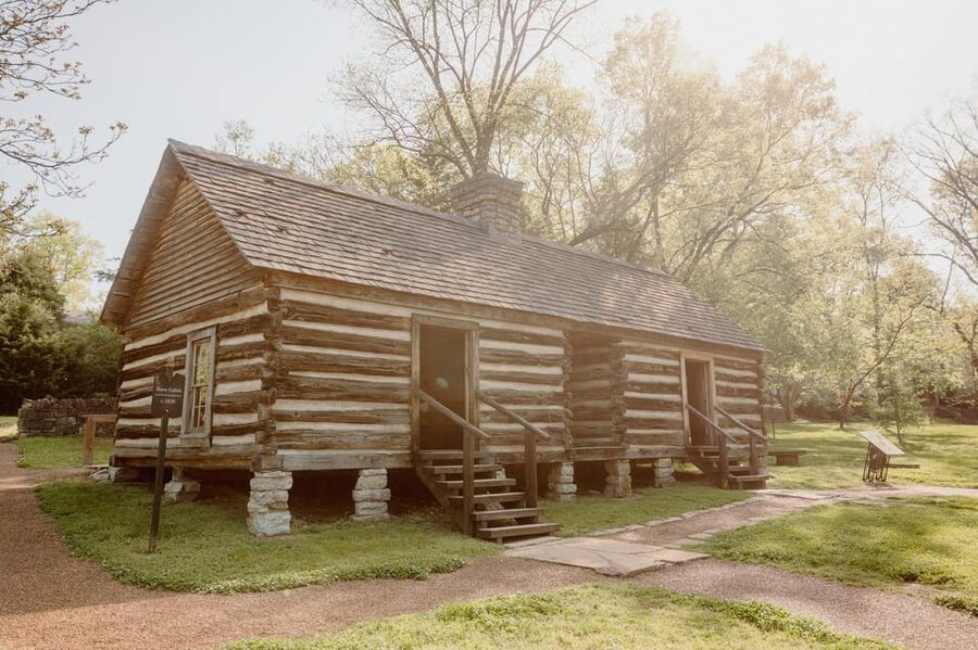Nashville: Belle Meade Historic Site Journey to Jubilee Tour - Guides who shape the experience
