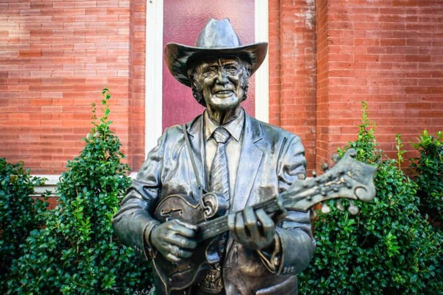 Nashville: Downtown Food, Drink and Sightseeing Walking Tour - Cocktails, beer, and the adult focus