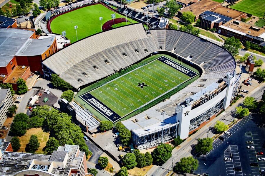 Nashville: Downtown Helicopter Experience - Vanderbilt, the Parthenon, and Fort Negley
