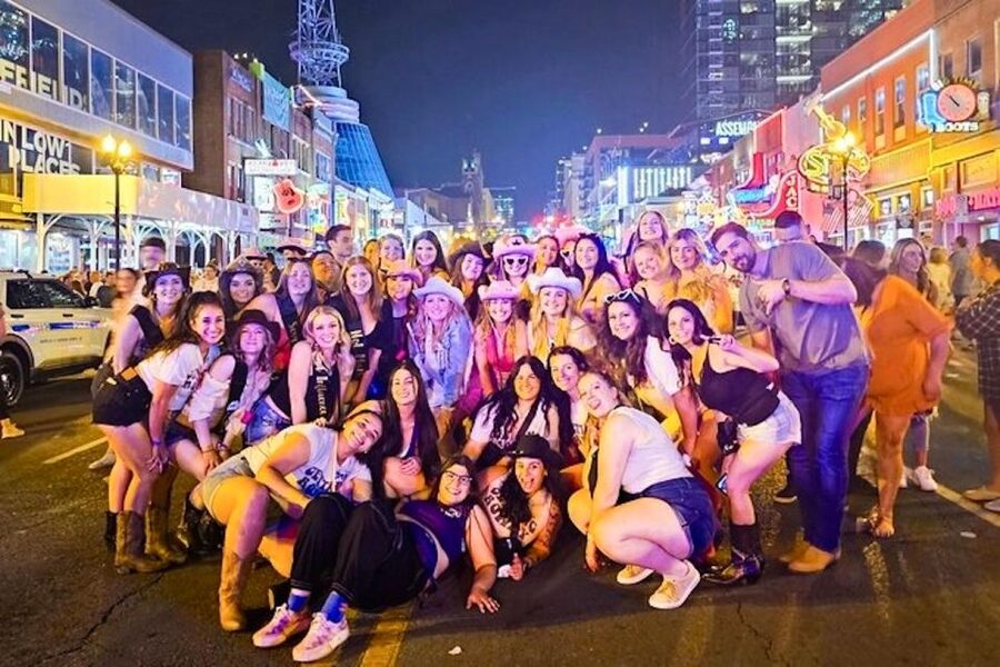 Nashville: Exclusive Entry and Special Offers VIP Bar Crawl - Live music and the piano-bar highlight