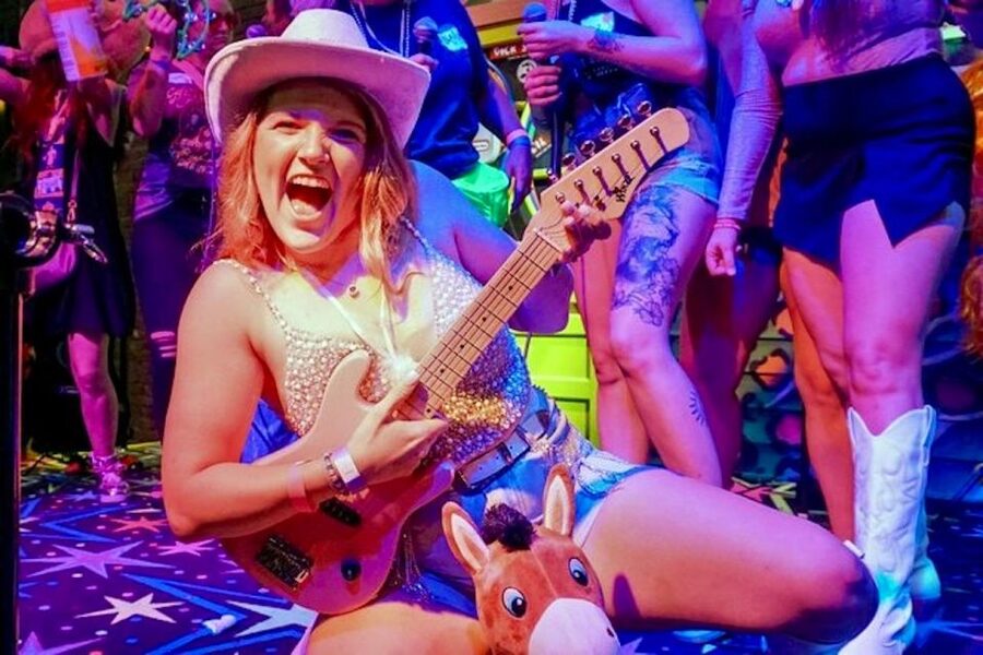 Nashville: Exclusive Entry and Special Offers VIP Bar Crawl - The social side, without pretending it is a music lesson