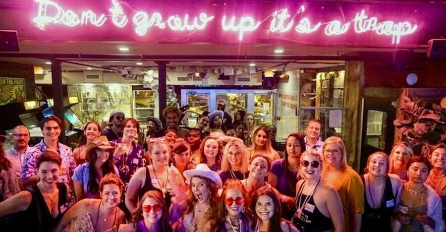 Nashville: Exclusive Entry and Special Offers VIP Bar Crawl - Following the host through Downtown and Lower Broadway