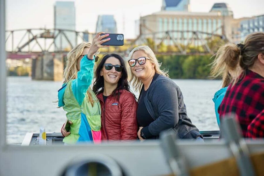 Nashville: Family Friendly River Cruise - Leaving From Riverfront Docks East