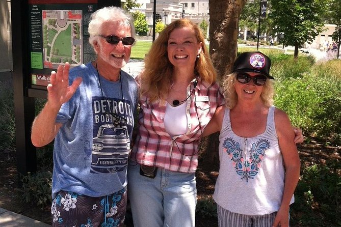 Nashville Famous Footsteps Guided Walking Tour - Why Broadway is the right place to begin