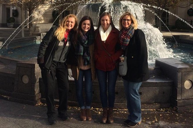 Nashville Famous Footsteps Guided Walking Tour - Timing the 10:30 am start