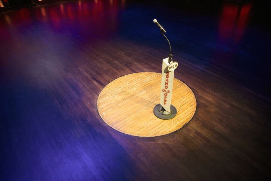 Nashville: Grand Ole Opry Show Ticket - What happens during the two-hour show