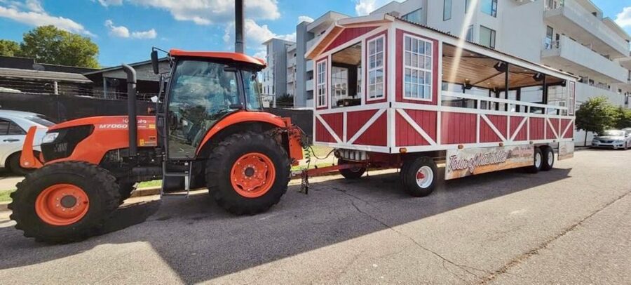 Nashville: Guided Hayride Tractor Ride and Sightseeing Tour - What you see between Broadway and the State Capitol