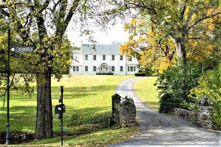 Nashville: Homes of the Stars Narrated Bus Tour - The celebrity homes along the route
