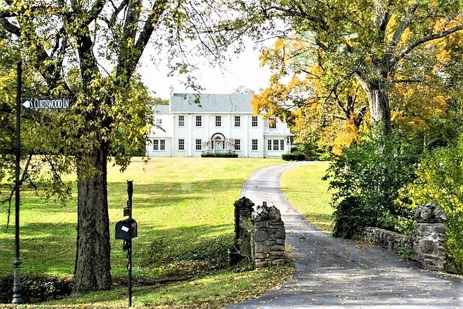 Nashville "Homes Of The Stars" Narrated Bus Tour with 30+ Celebrity Homes - What the Homes of the Stars tour really offers
