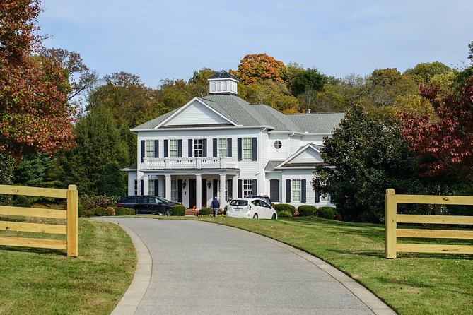 Nashville "Homes Of The Stars" Narrated Bus Tour with 30+ Celebrity Homes - Celebrity names, from Taylor Swift to Ronnie Milsap