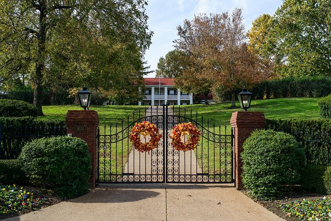 Nashville "Homes Of The Stars" Narrated Bus Tour with 30+ Celebrity Homes - Is $69.95 a fair price?
