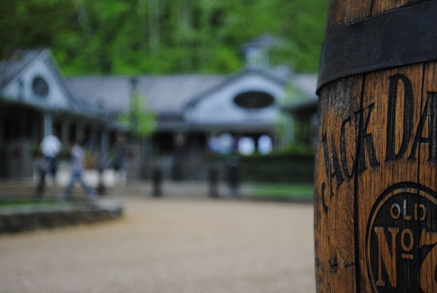 Nashville: Jack Daniel Distillery Day Trip with Tastings - What the whiskey tasting is like