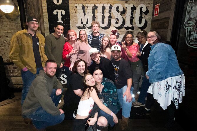Nashville Live Music Bar Crawl with Local Venues & Drink Specials - Why a walking crawl works well in Nashville