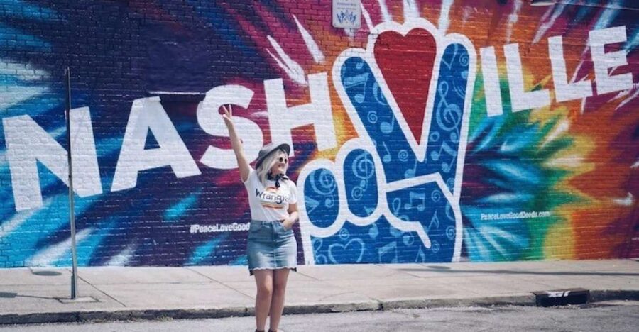 Nashville: Murals and Mimosas Tour - Meeting the bus at the Omni Hotel