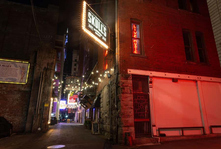 Nashville: Music City Ghosts & Hauntings Guided Walking Tour - Starting in Printer’s Alley after dark