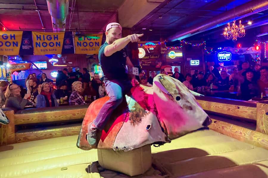Nashville: Music City Pub Crawl - Key points to know before you book