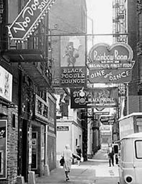Nashville's Haunted Spirits Murder & True Crime Pub Crawl - What the pub stops add to the evening