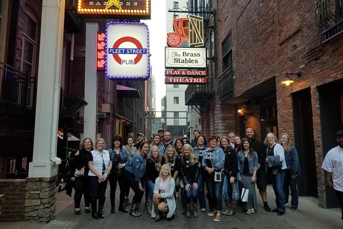 Nashville's Honky-Tonk Walking Sightseeing Pub Crawl - Four or five bars, with time to listen
