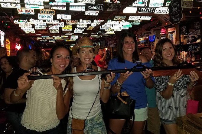 Nashville's Honky-Tonk Walking Sightseeing Pub Crawl - Music, conversation, and meeting your group