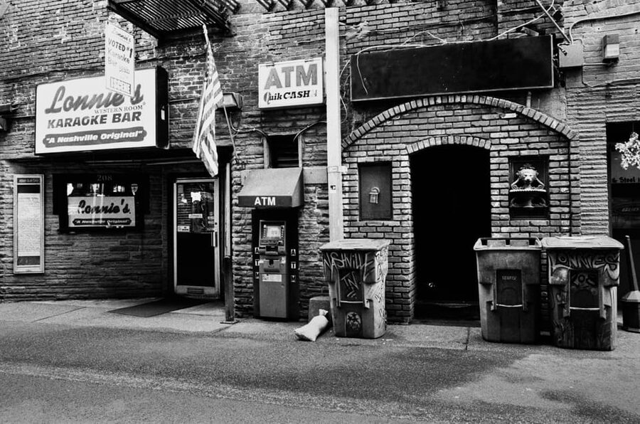 Nashville's Speakeasy Secrets: True Crime Tasting Pub Crawl - Weather, crowds, and the small practical details