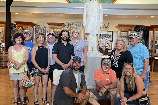 Nashville to Jack Daniel’s: BBQ Lunch, Live Music & Trivia - Barbecue lunch and the Southern comfort-food pause
