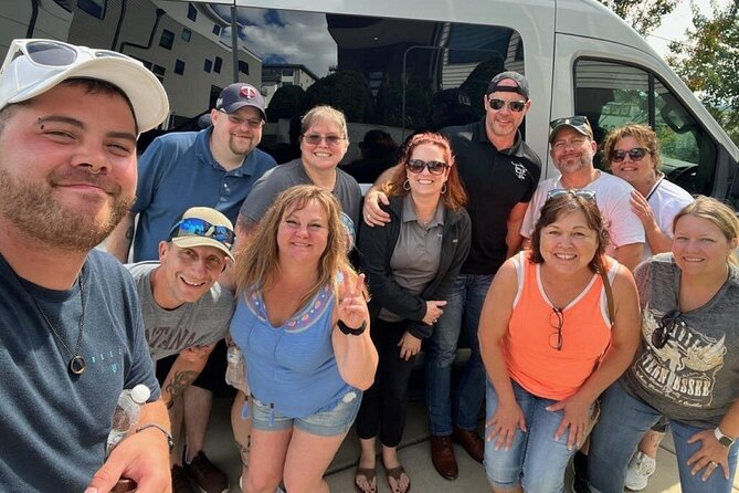 Nashville to Jack Daniel’s: BBQ Lunch, Live Music & Trivia - The ride to Lynchburg, with music instead of dead time